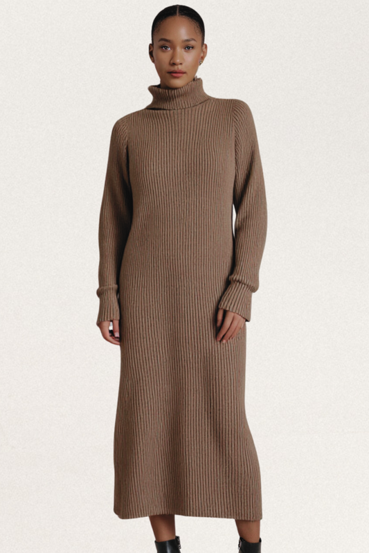 La robe maxi à col roulé pour femmes