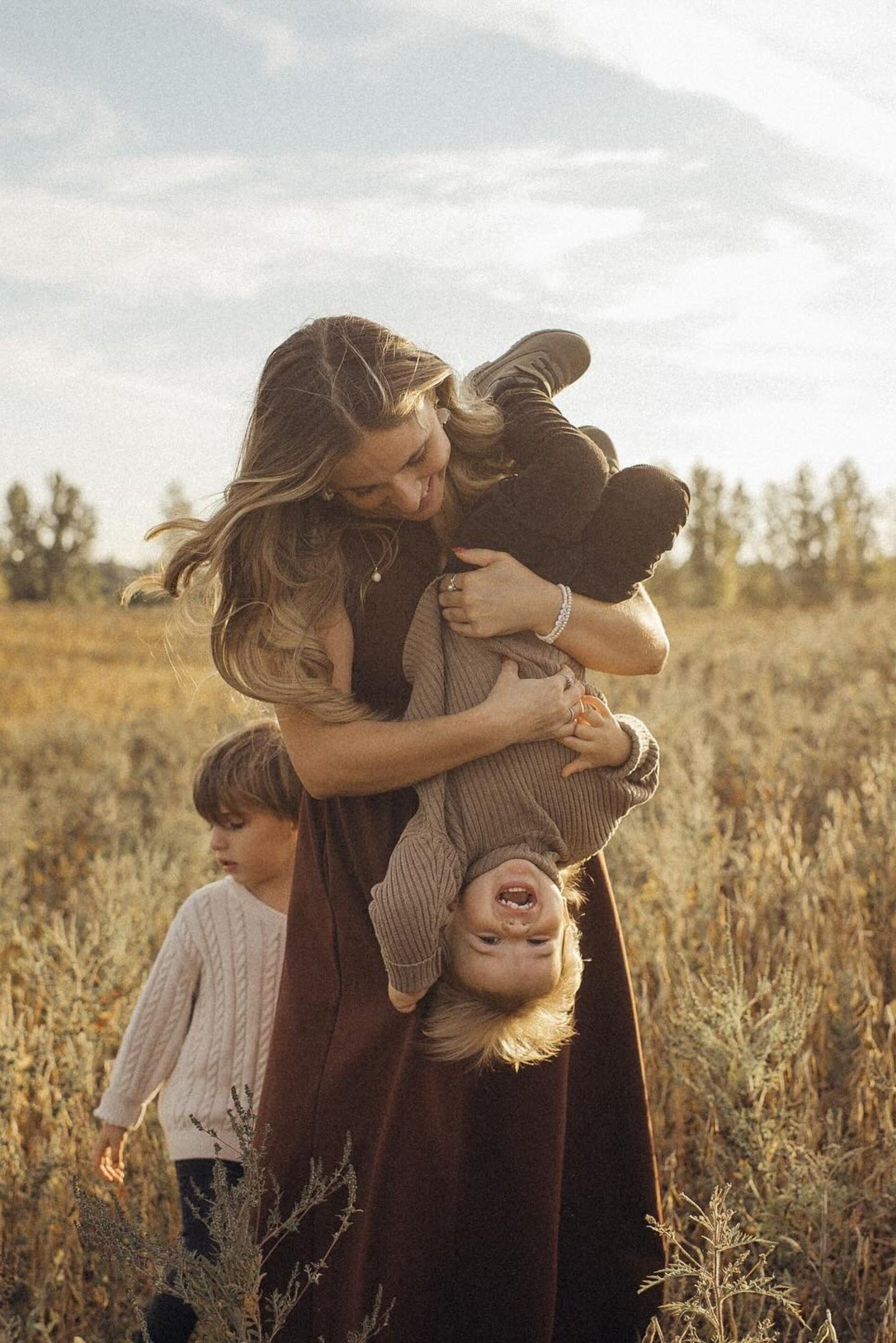 Le pull évolutif taupe pour enfants unisexe