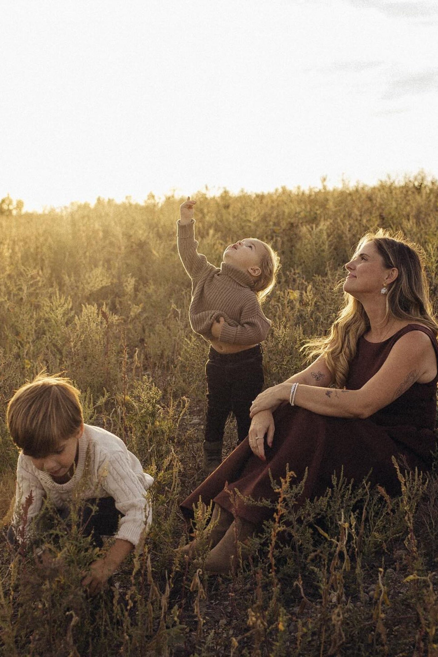 Le pull évolutif taupe pour enfants unisexe