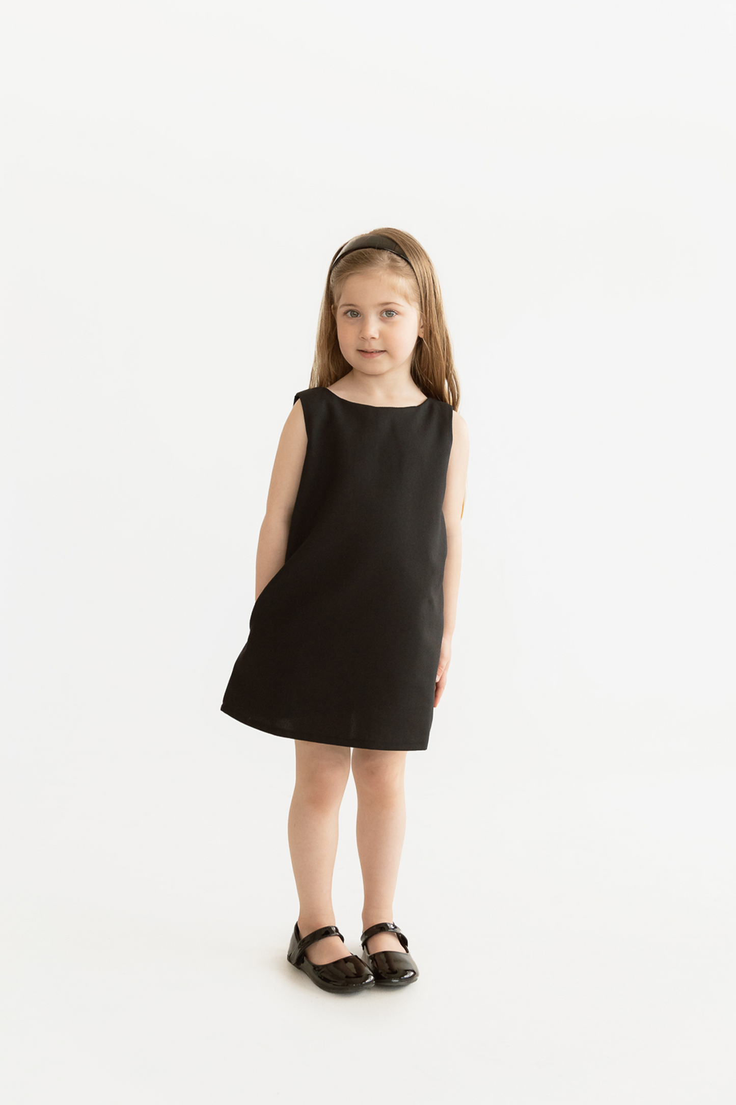 La mini robe noire pour filles