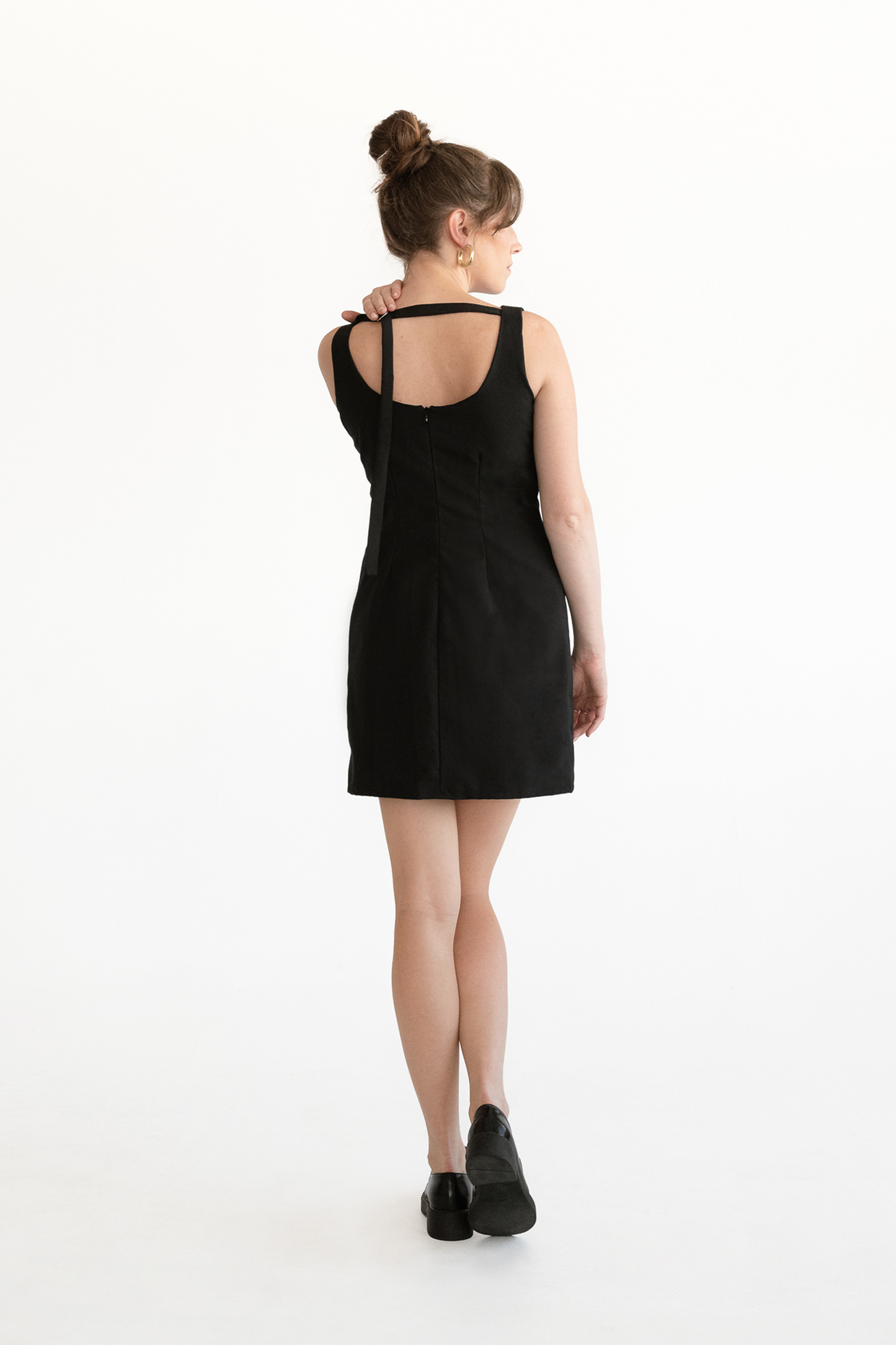 La mini robe noire pour femmes